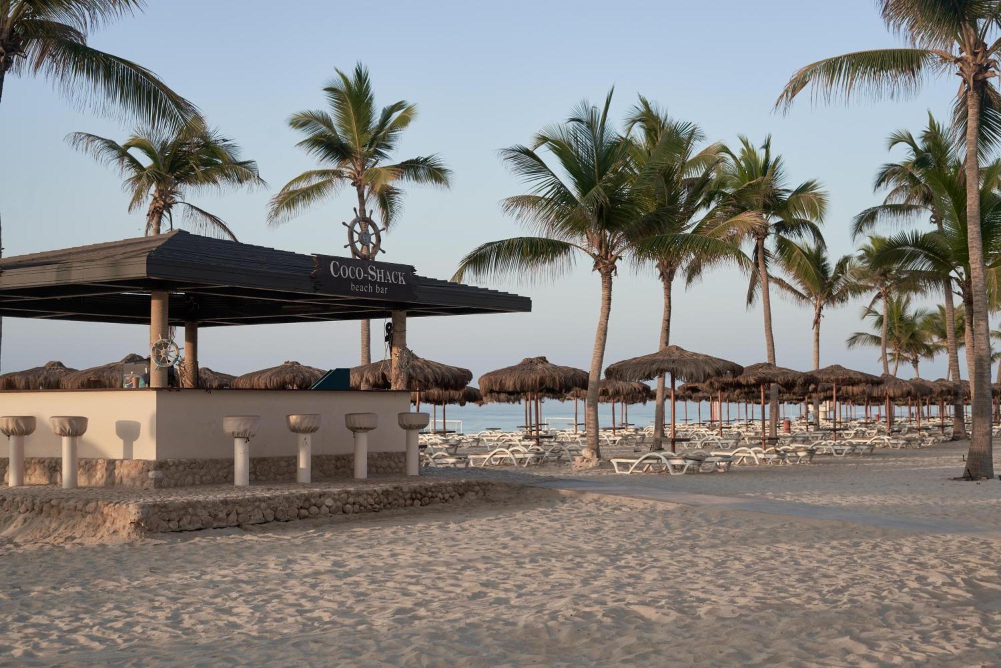 Salalah Rotana Resort Esterno foto Beach in Cabo San Lucas