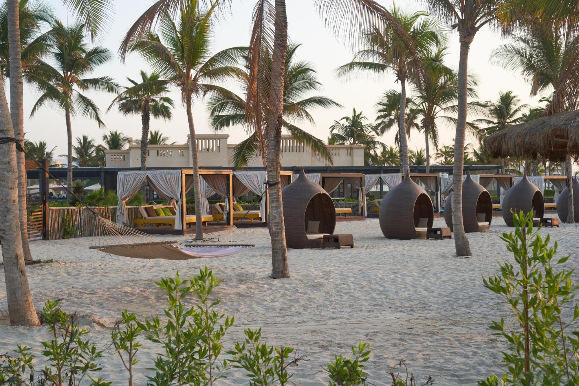 Salalah Rotana Resort Esterno foto Beach at Jumeirah Beach Hotel