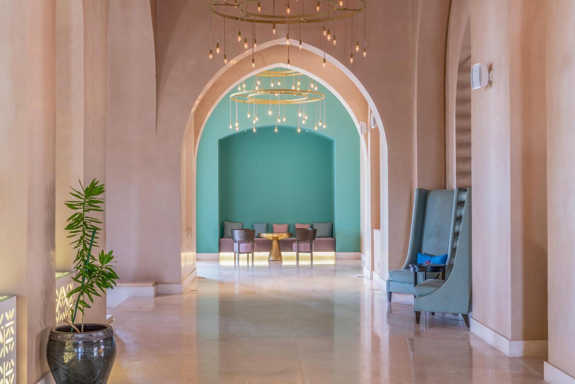 Salalah Rotana Resort Esterno foto The interior of the hotel