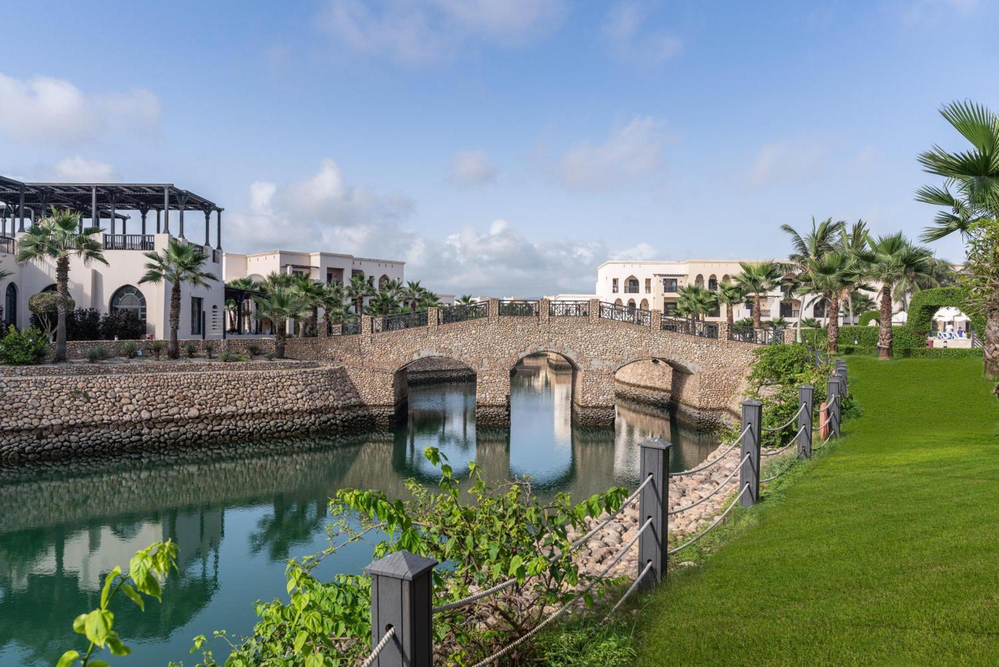 Salalah Rotana Resort Esterno foto Al Kharaitiyat