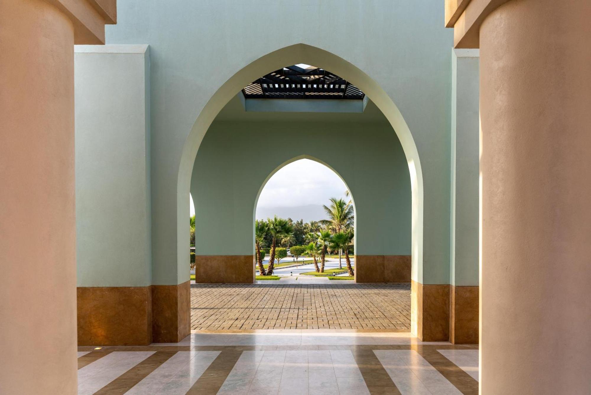 Salalah Rotana Resort Esterno foto The University of Jordan