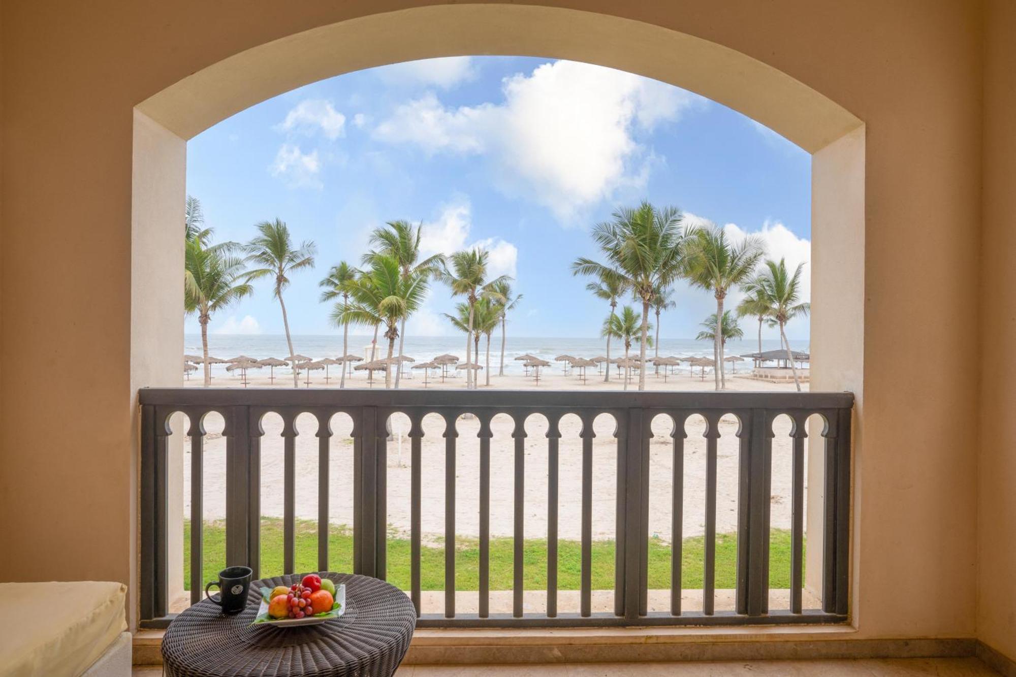 Salalah Rotana Resort Esterno foto View from a room at the Hilton Mauritius Resort